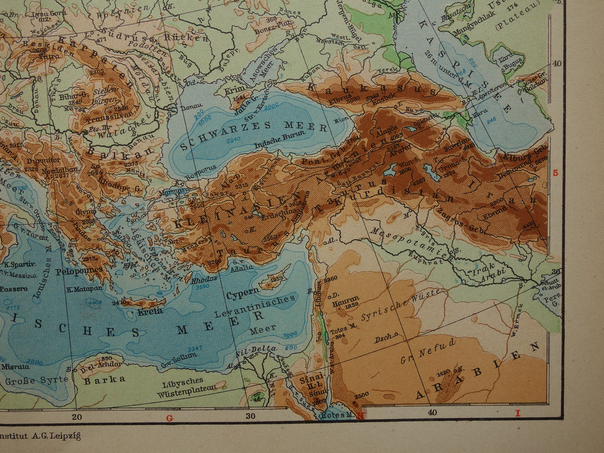 Oude hoogtekaart van Europa uit 1928 originele vintage kaart Alpen Bergen Rivieren Geologie landkaart te koop