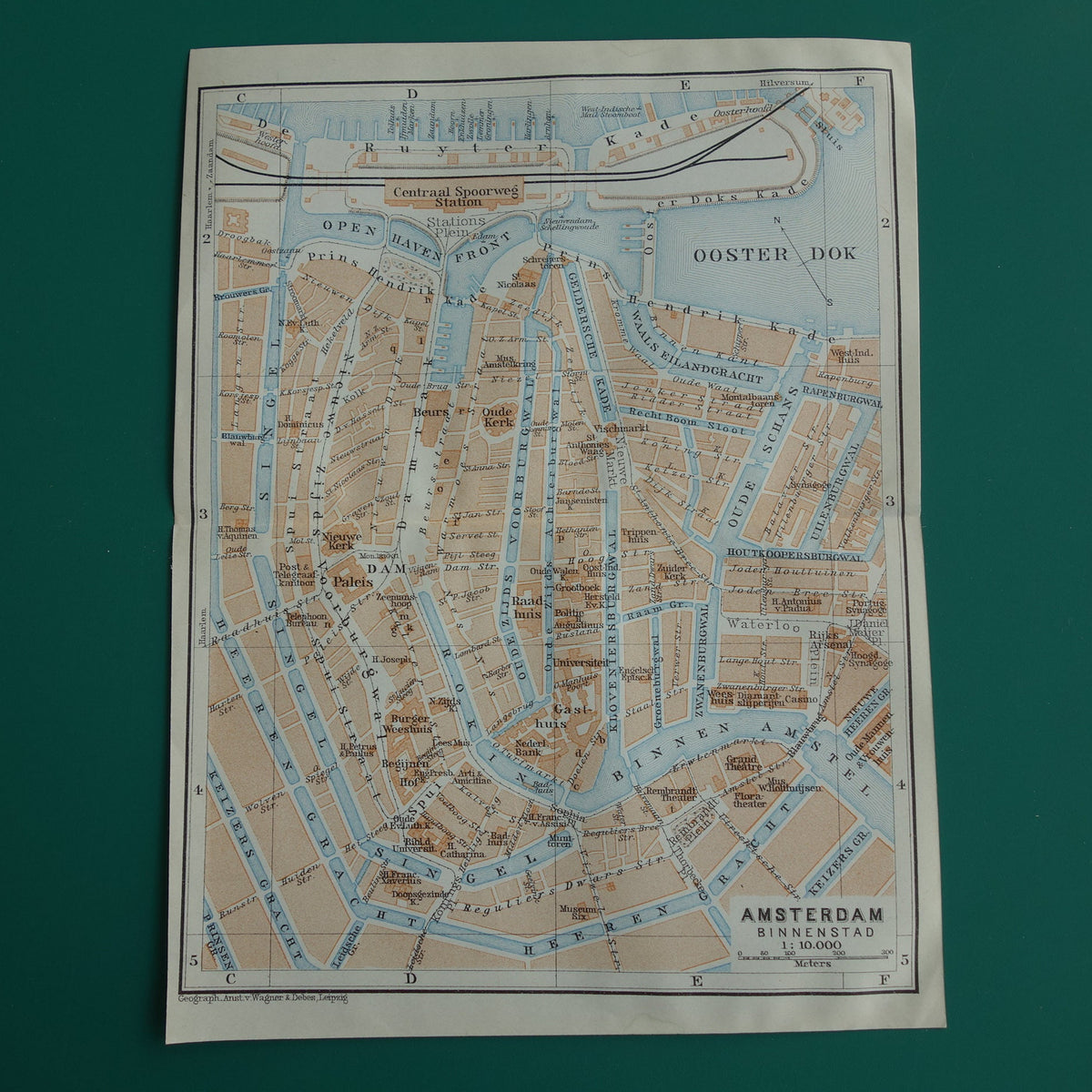 AMSTERDAM oude plattegrond van Amsterdamse binnenstad uit 1910 kleine originele antieke kaart landkaart Nederland