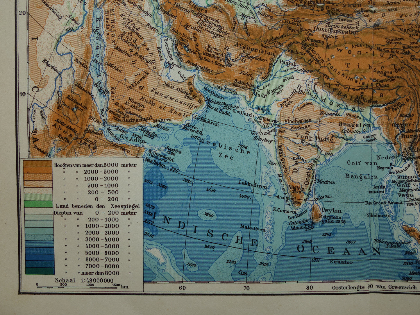 AZIË oude landkaart van continent Azië uit 1936 originele Nederlandse antieke kaart hoogtekaart bergen en rivieren