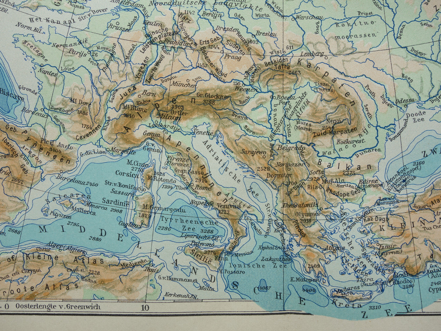 EUROPA Oude fysieke kaart van Europa uit 1935 oiginele Nederlandse vintage landkaart Bergen Rivieren Geologie hoogtekaart