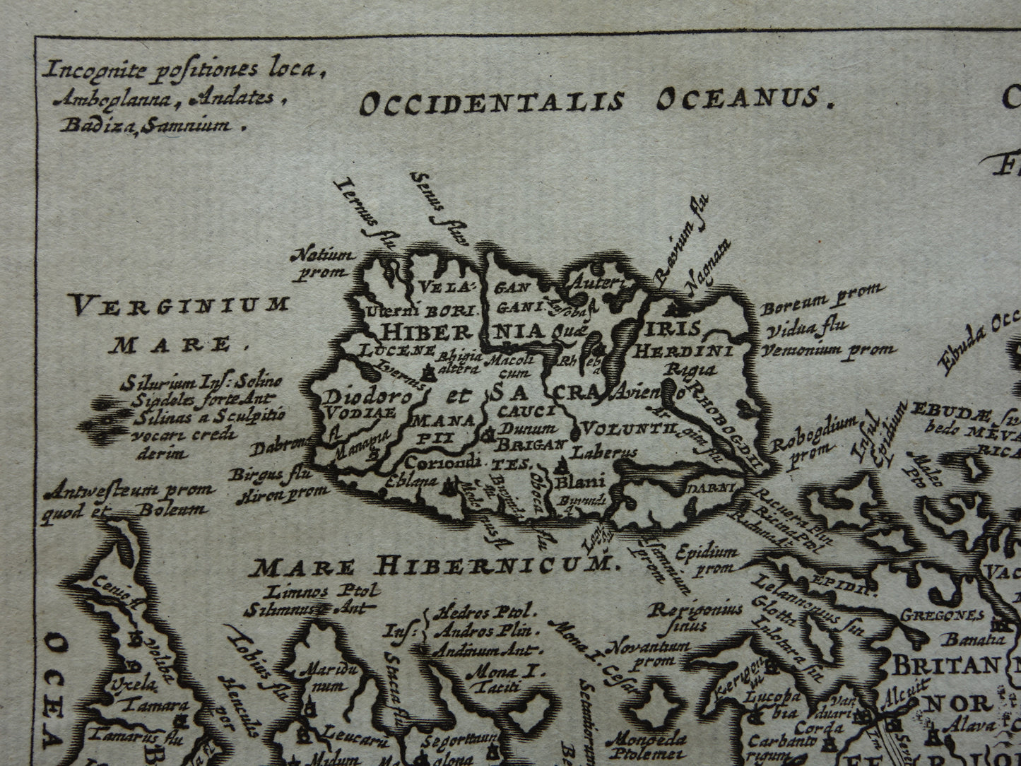 360+ jaar oude landkaart van Groot-Britannië 1661 originele antieke kaart Ierland Engeland klein formaat -  Britannica Rum Insula Rum Tyous Cluver