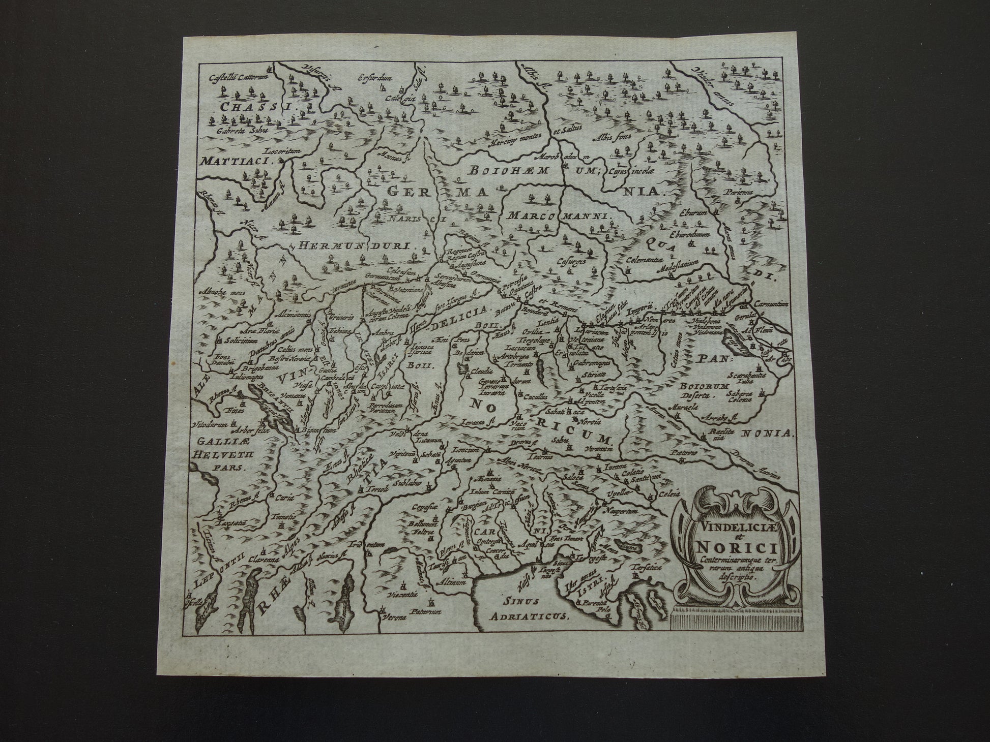360+ jaar oude kaart van Oostenrijk Tsjechië Beieren 1661 originele antieke Nederlandse landkaart klein formaat
